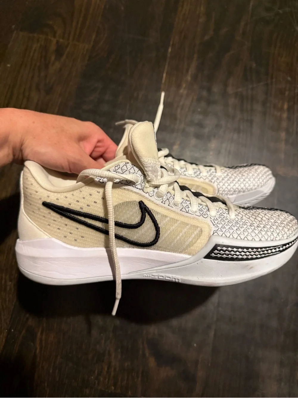 Nike Sabrina Magnetic